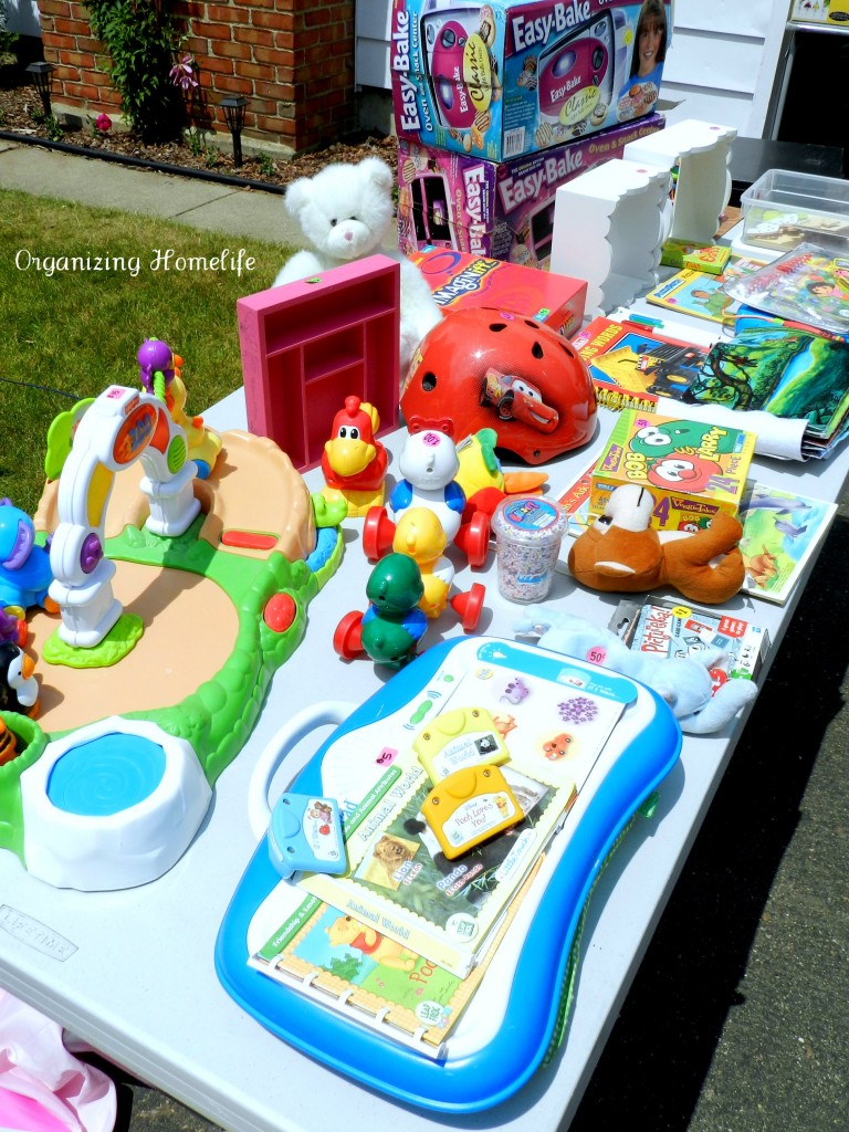 How to Have a {Very} Successful Yard Sale ~ Organizing Your Sale